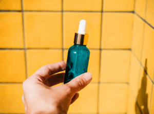 7 ultimative Möglichkeiten, Teebaumöl gegen Läuse zu verwenden